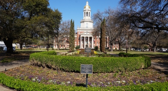 Outside view of Baylor University
