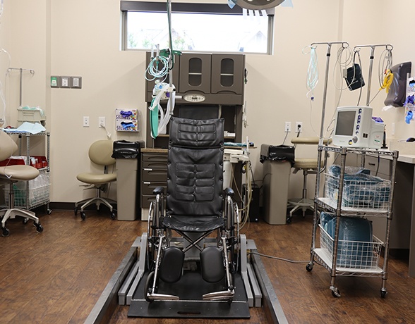 Wheelchair accessible dental treatment room