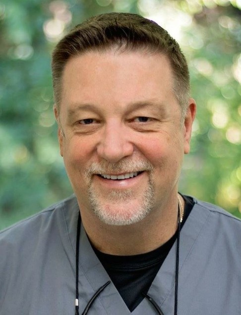 Headshot of Dr. Glynn Solomon, DDS