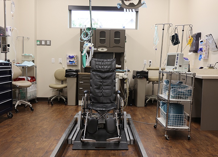 Wheelchair accessible dental treatment room
